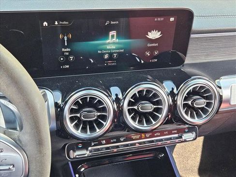 Used 2022 Mercedes-Benz GLB 35 AMG 4MATIC image 14