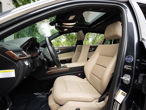 Used 2013 Mercedes-Benz E 350 4MATIC Sedan image 13