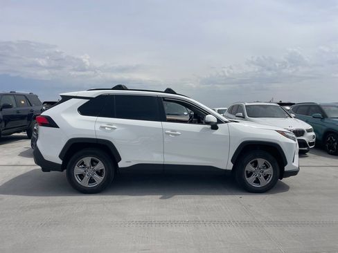 Used 2025 Toyota RAV4 XLE image 2