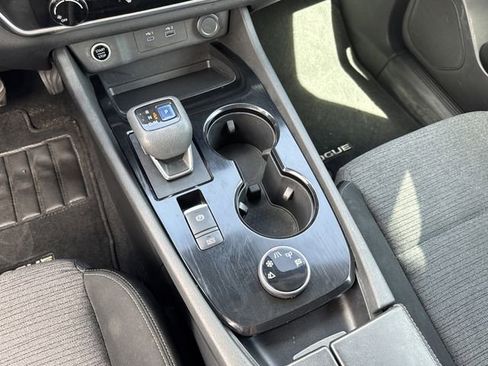 Used 2021 Nissan Rogue S image 16