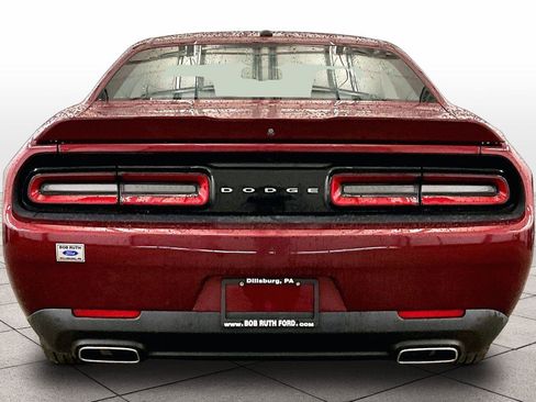 Used 2019 Dodge Challenger SXT w/ Driver Convenience Group image 4