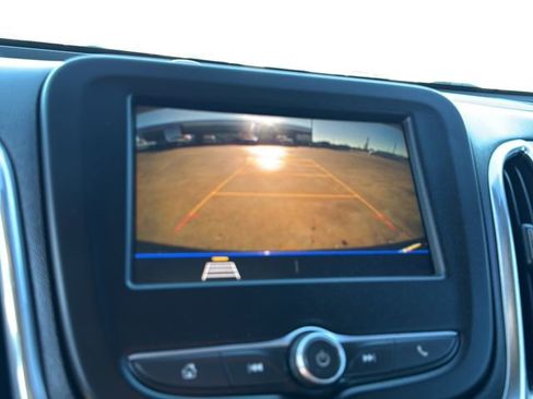 Used 2020 Chevrolet Equinox LS w/ LS Convenience Package image 31