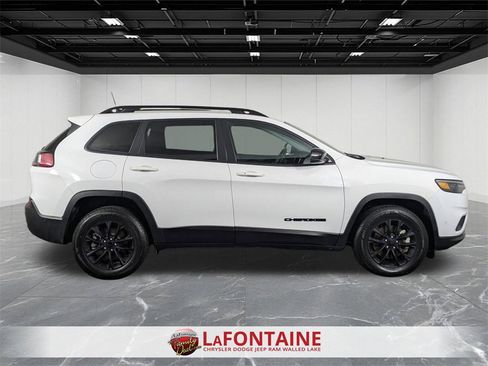 Certified 2023 Jeep Cherokee Altitude Lux image 6
