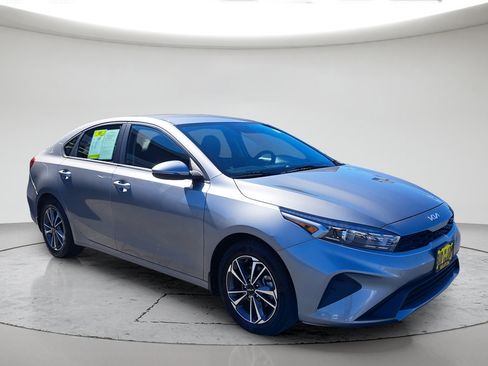 Used 2024 Kia Forte LXS w/ LXS Technology Package FWD image 1