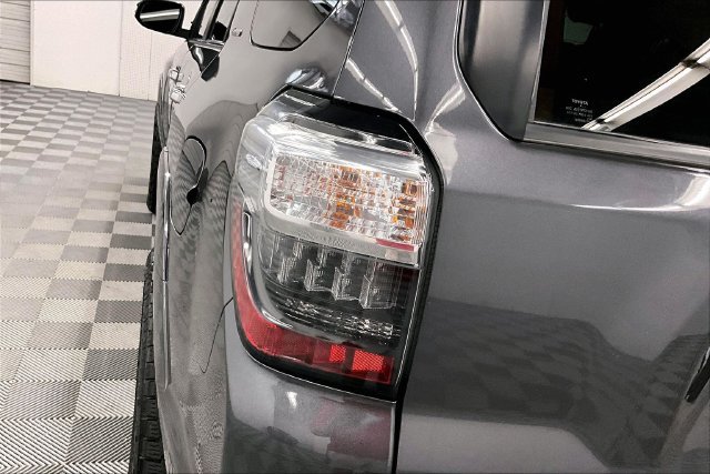 Used 2023 Toyota 4Runner Limited AWD/4WD image 33