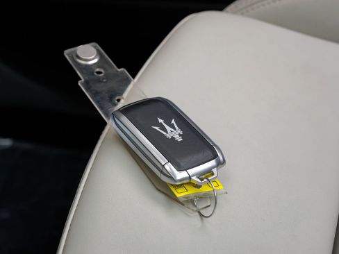 Used 2023 Maserati Grecale Modena AWD/4WD image 59