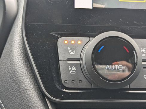 Used 2024 Toyota Grand Highlander AWD image 25