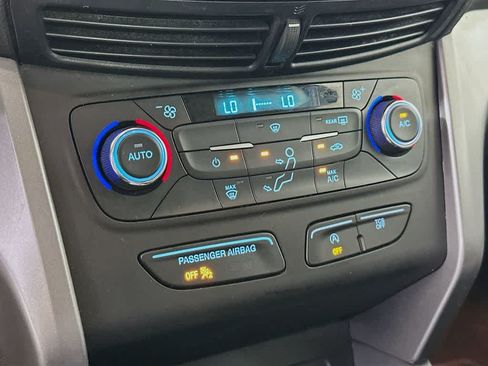 Used 2017 Ford Escape SE FWD image 18