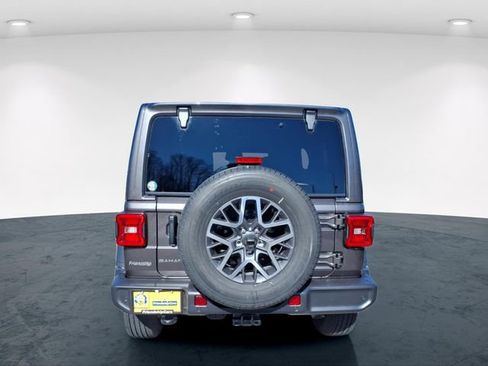 New 2026 Jeep Wrangler Unlimited Sahara AWD/4WD image 8