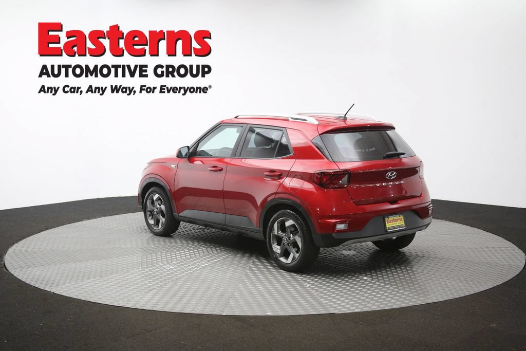 Used 2023 Hyundai Venue Limited FWD image 65
