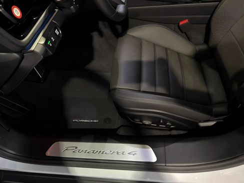 Used 2024 Porsche Panamera image 19