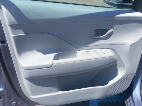 Certified 2025 Hyundai Kona SEL FWD image 16
