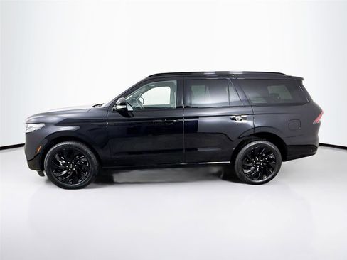 Used 2025 Lincoln Navigator Reserve w/ Jet Appearance Package image 4