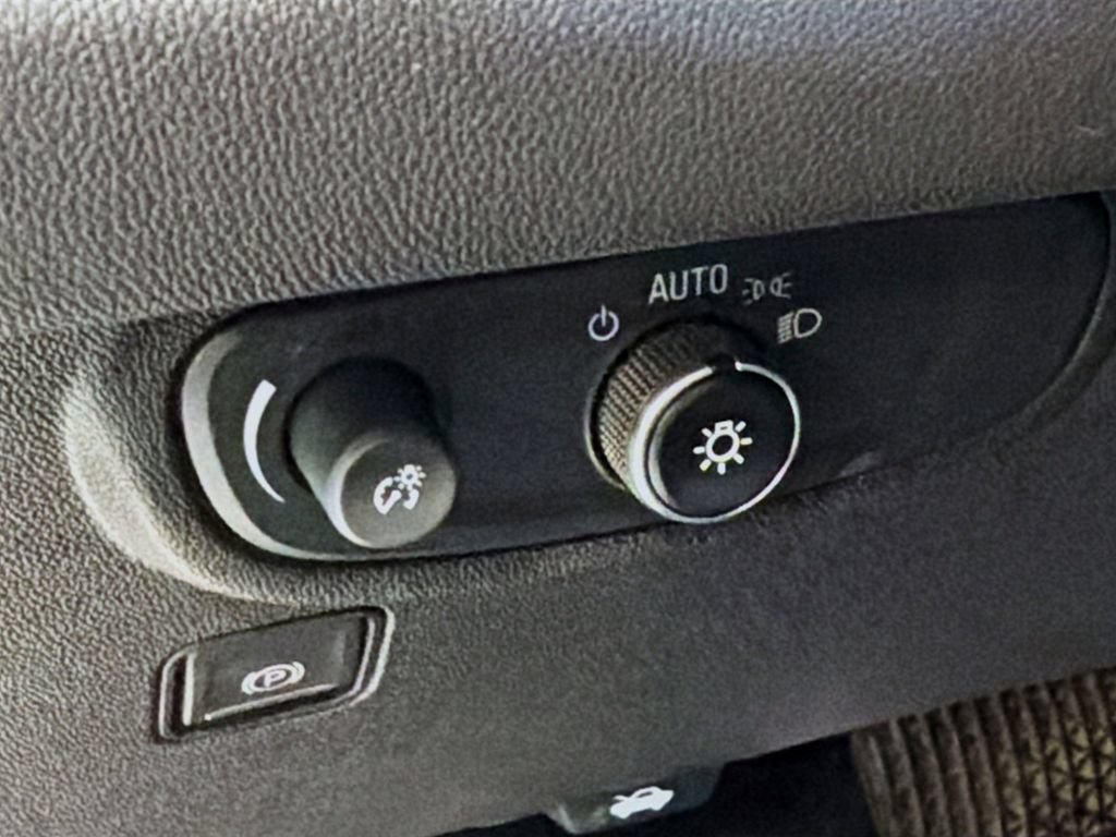 Used 2021 GMC Terrain SLE FWD image 12