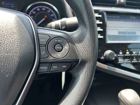 Used 2018 Toyota Camry LE FWD image 31