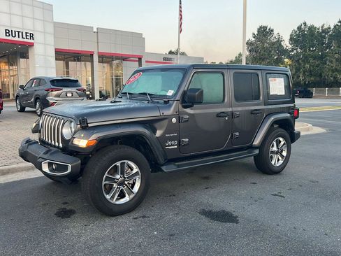 Used 2020 Jeep Wrangler Unlimited Sahara image 2