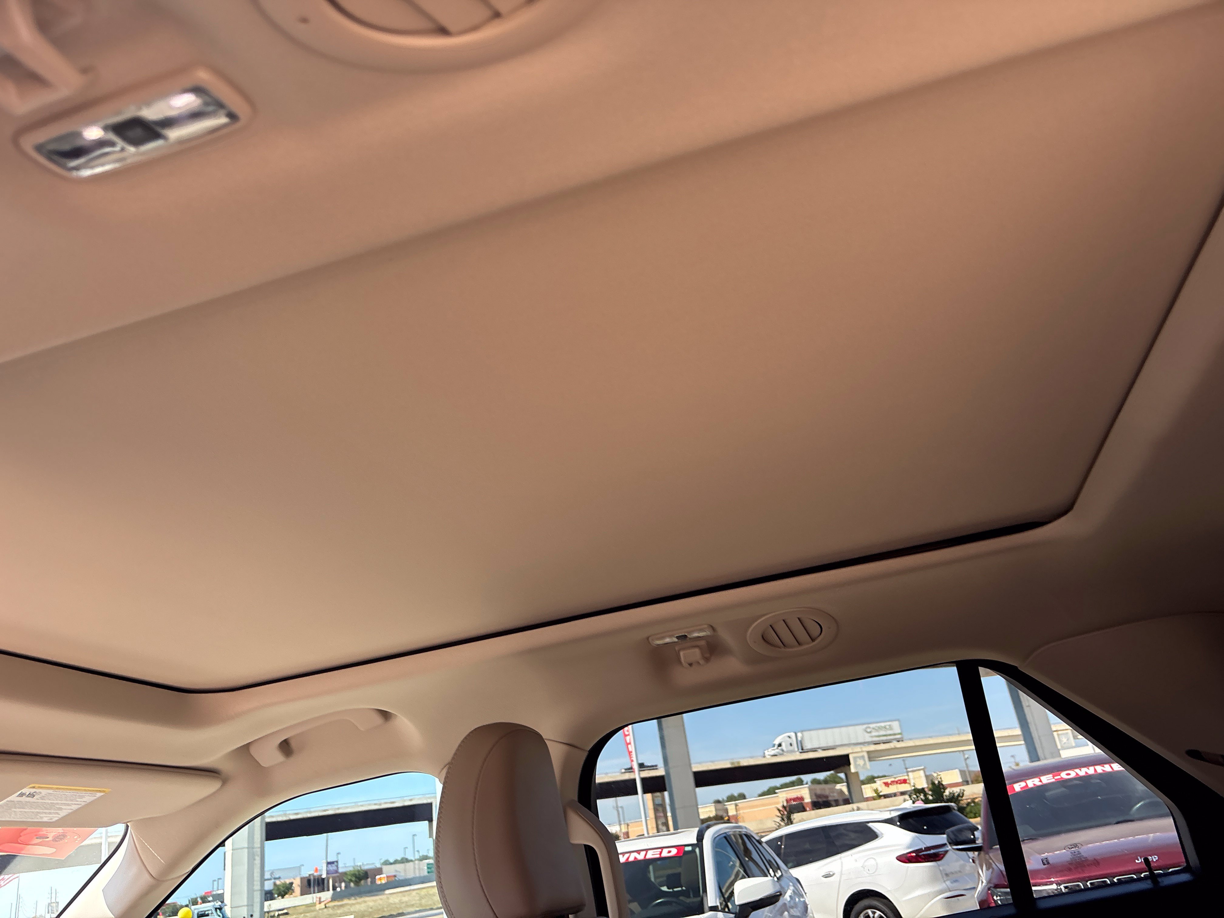 Used 2024 Ford Explorer XLT w/ Equipment Group 202A RWD image 47