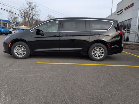 New 2026 Chrysler Voyager LX FWD image 7