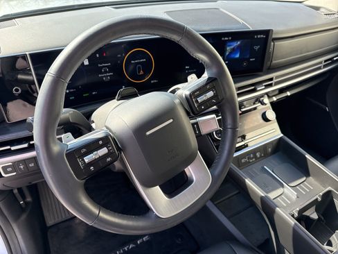 Used 2025 Hyundai Santa Fe Limited image 27