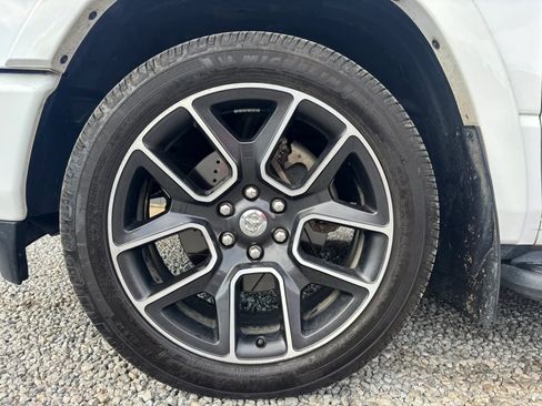 Used 2021 RAM 1500 Laramie image 12