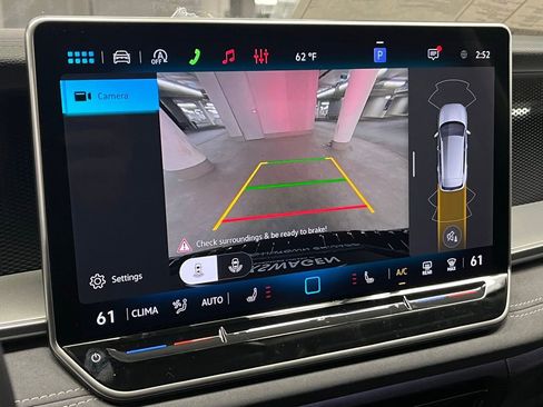 New 2026 Volkswagen Tiguan SE image 30