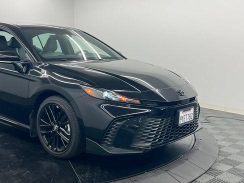 Used 2026 Toyota Camry SE w/ Convenience Package FWD image 8