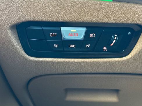 Used 2022 BMW i4 eDrive40 image 31