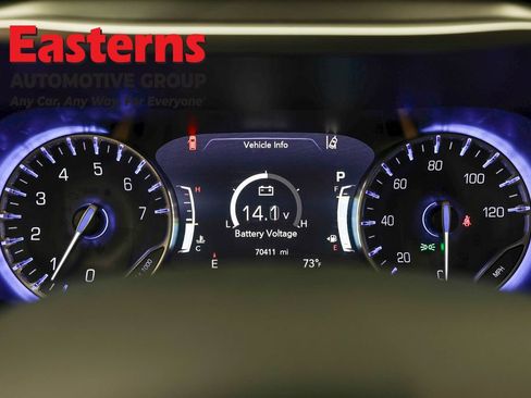 Used 2023 Chrysler Pacifica Touring-L FWD image 18