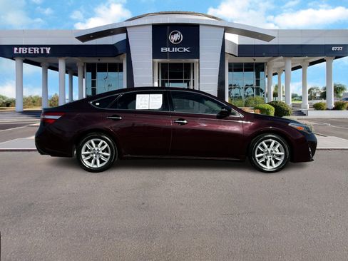 Used 2015 Toyota Avalon Limited image 2