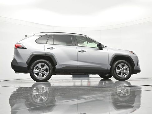 Used 2025 Toyota RAV4 LE AWD/4WD image 39