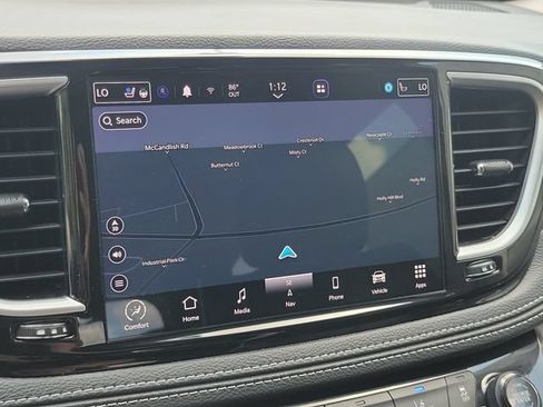 Used 2023 Chrysler Pacifica Limited FWD image 17
