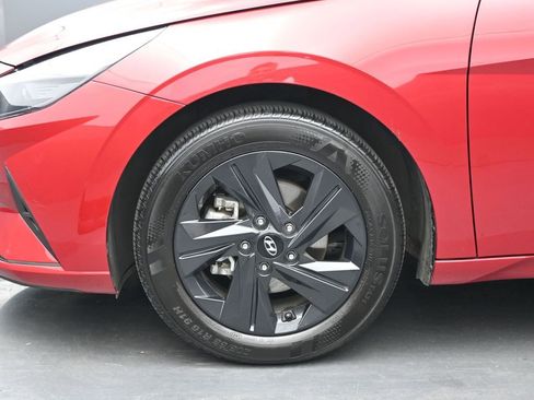 Used 2023 Hyundai Elantra SEL w/ Cargo Package image 23