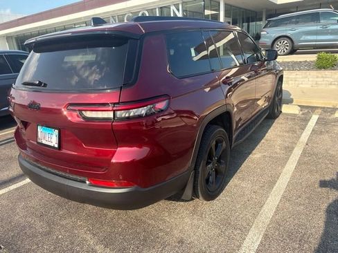Used 2023 Jeep Grand Cherokee L Laredo AWD/4WD image 2