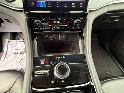 Used 2023 Jeep Grand Cherokee Limited image 21