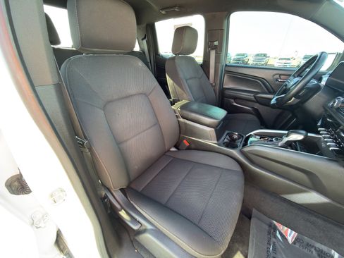 Used 2023 Chevrolet Colorado LT image 14