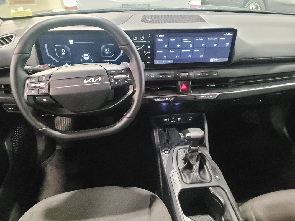 Used 2025 Kia K4 EX FWD image 22