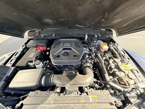 Used 2019 Jeep Wrangler Unlimited Rubicon AWD/4WD image 27