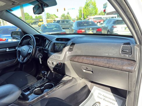 Used 2014 Kia Sorento LX AWD/4WD image 22