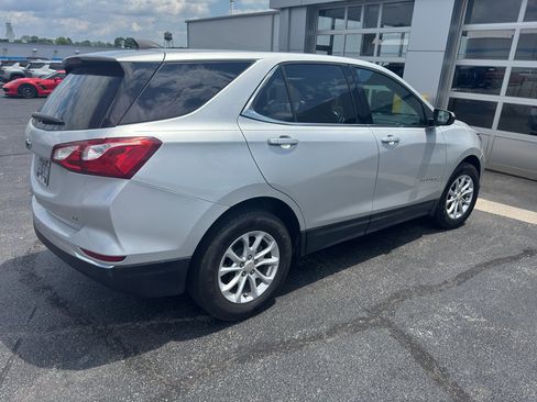 Used 2020 Chevrolet Equinox LT w/ Driver Convenience Package FWD image 3