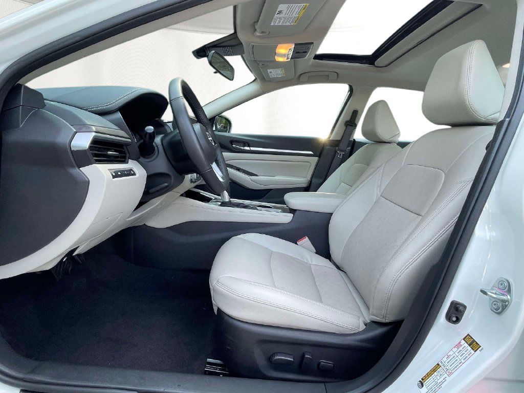 Used 2025 Nissan Altima 2.5 SL FWD image 15