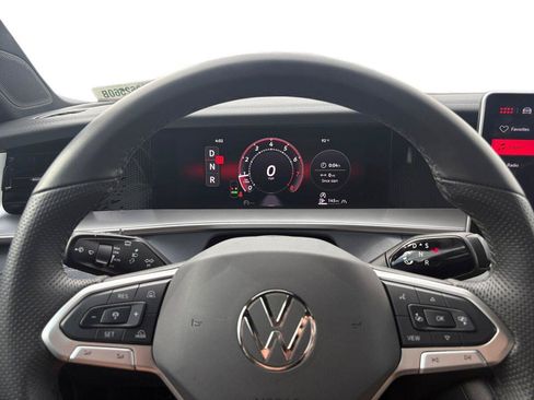 Used 2026 Volkswagen Tiguan SE R-Line AWD/4WD image 16