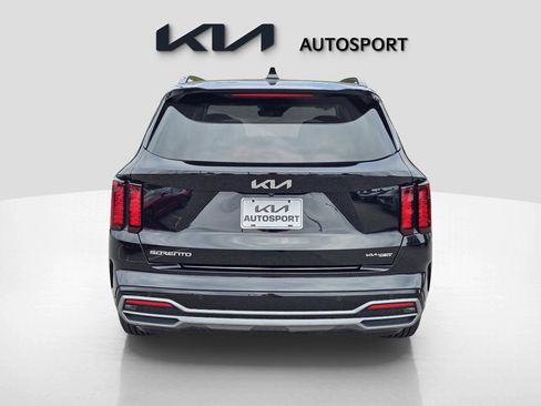Certified 2023 Kia Sorento S w/ Panoramic Sunroof Package image 10