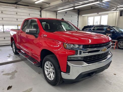 Used 2022 Chevrolet Silverado 1500 LT w/ Z71 Off-Road Package AWD/4WD image 4