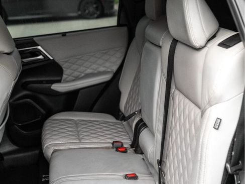 Used 2023 Mitsubishi Outlander SEL FWD image 9