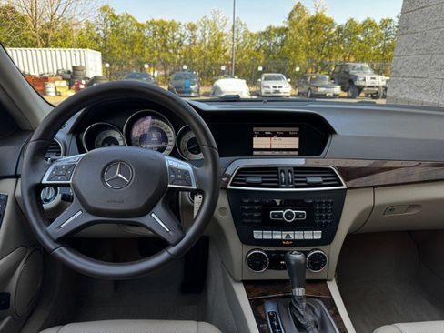 Used 2013 Mercedes-Benz C 300 4MATIC Sedan image 24