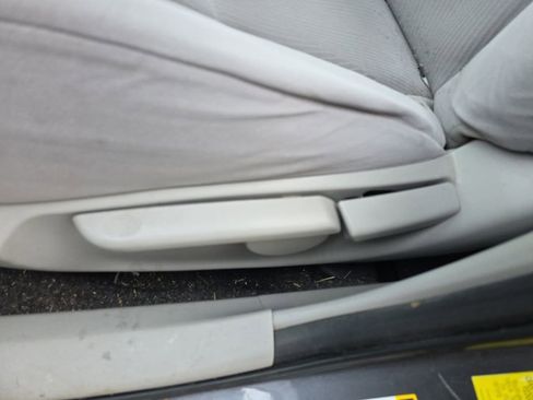 Used 2013 Toyota Corolla LE image 16