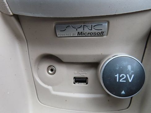 Used 2014 Ford Fiesta SE FWD image 23