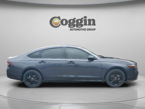 New 2025 Honda Accord SE image 5