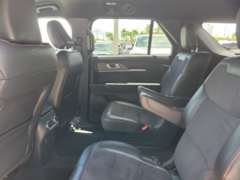 Certified 2025 Ford Explorer ST RWD image 13
