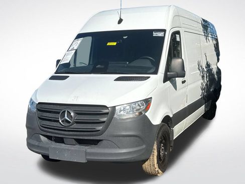 Used 2025 Mercedes-Benz Sprinter 2500 image 6